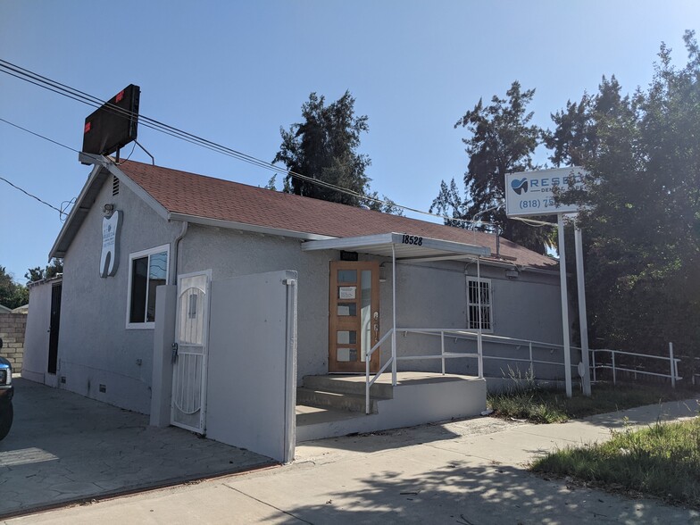18528 Gault St, Reseda, CA à louer - Photo de l’immeuble – Image 2 sur 8
