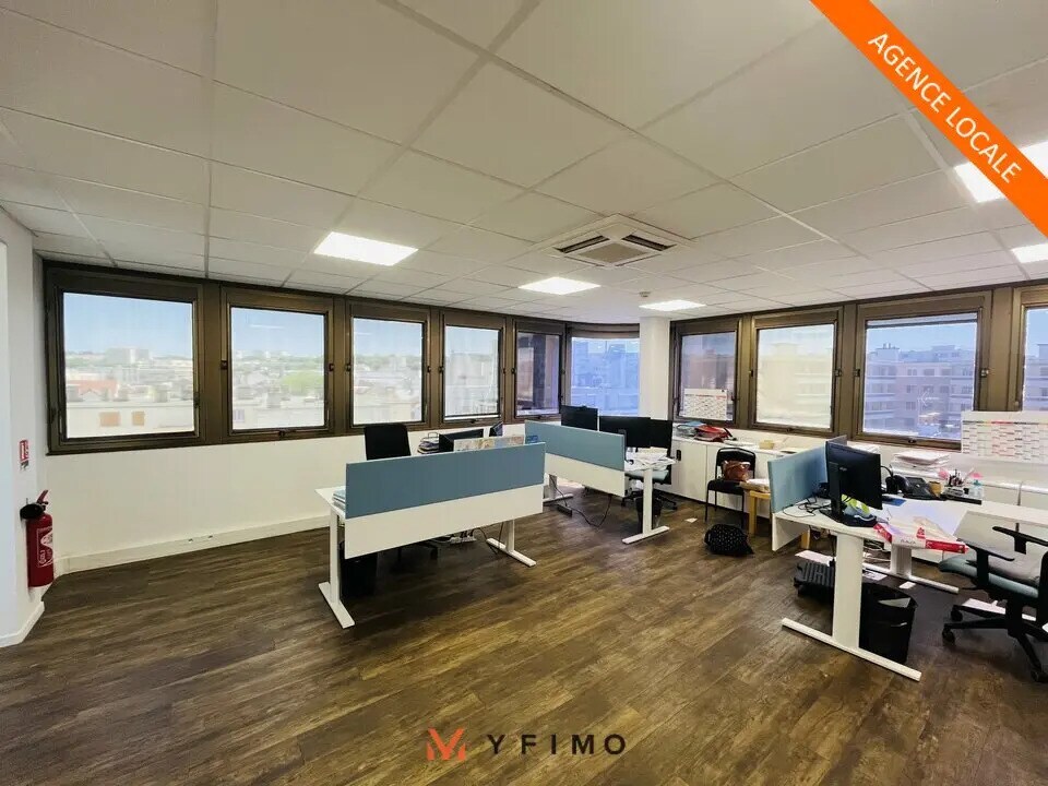 Bureau dans Poissy à louer Photo de l’immeuble– Image 1 sur 7