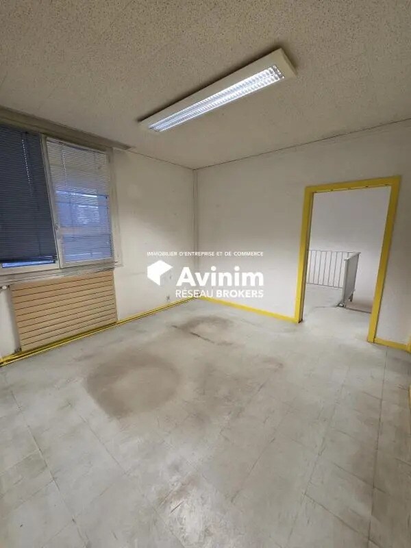 Plus de détails pour Local d'activités à louer