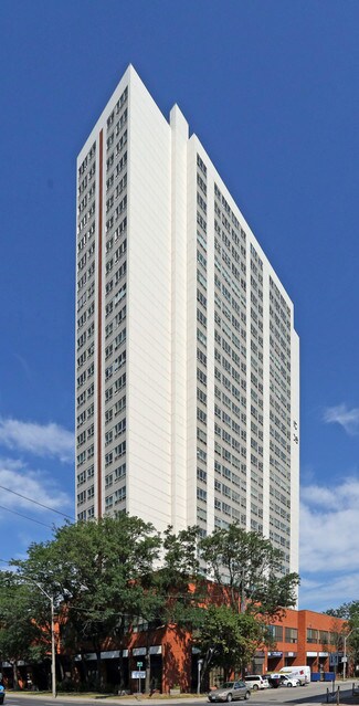 Plus de détails pour 360 King St E, Hamilton, ON - Local commercial à louer