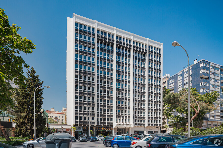 Calle Orense, 34, Madrid, Madrid à louer - Photo principale – Image 1 sur 10
