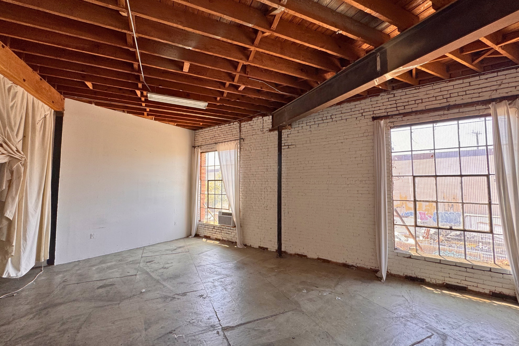 3430 S Hill St, Los Angeles, CA à louer Photo intérieure– Image 1 sur 5