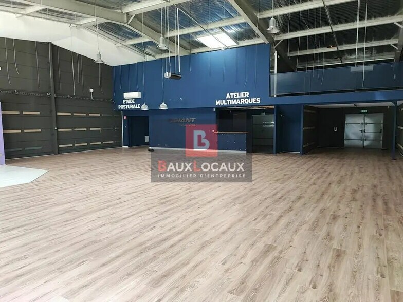 Local commercial dans Salon-de-Provence à louer - Photo de l’immeuble – Image 1 sur 4