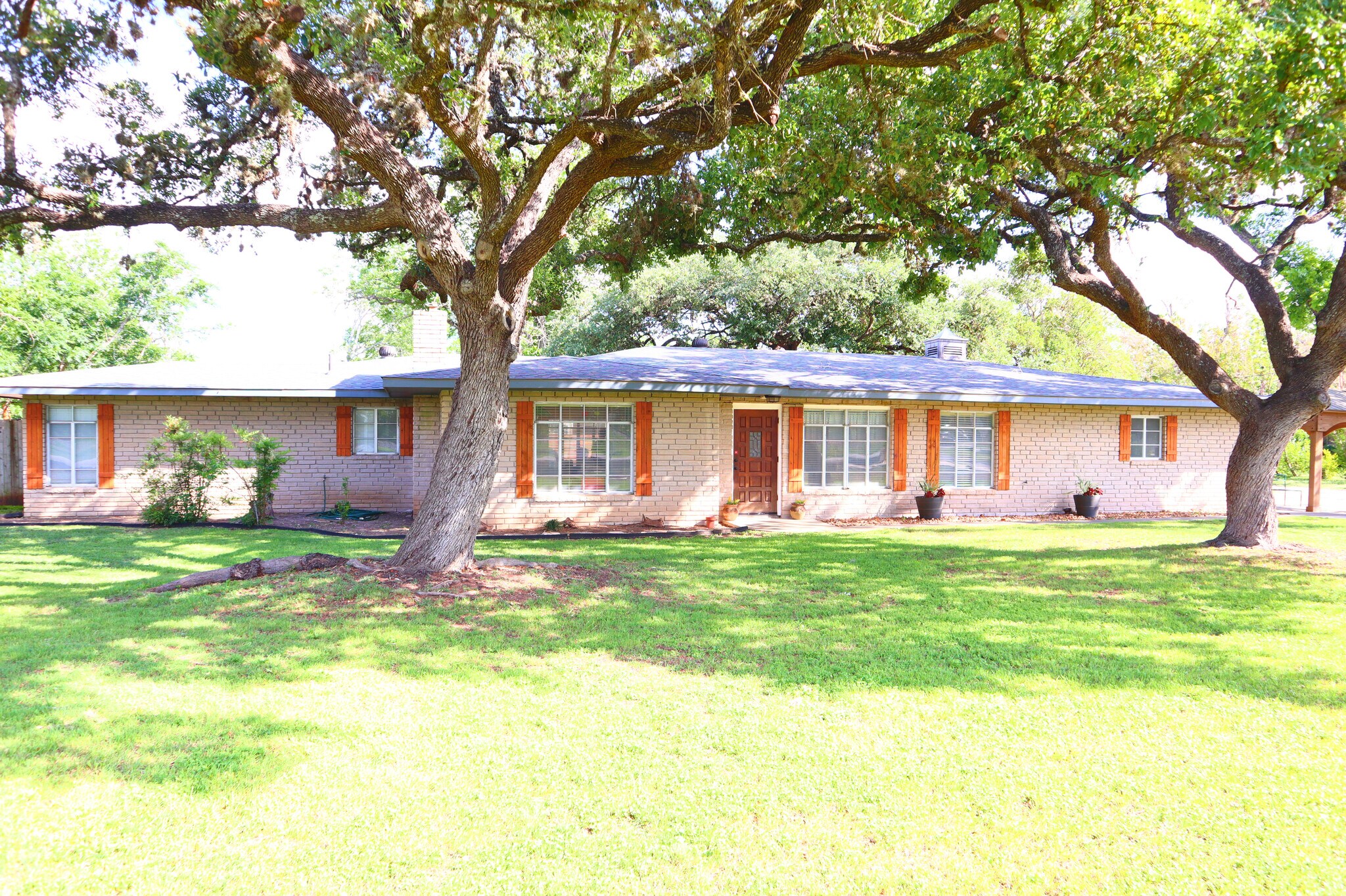 310 Pfeil Rd, Cibolo, TX à vendre Photo principale– Image 1 sur 9