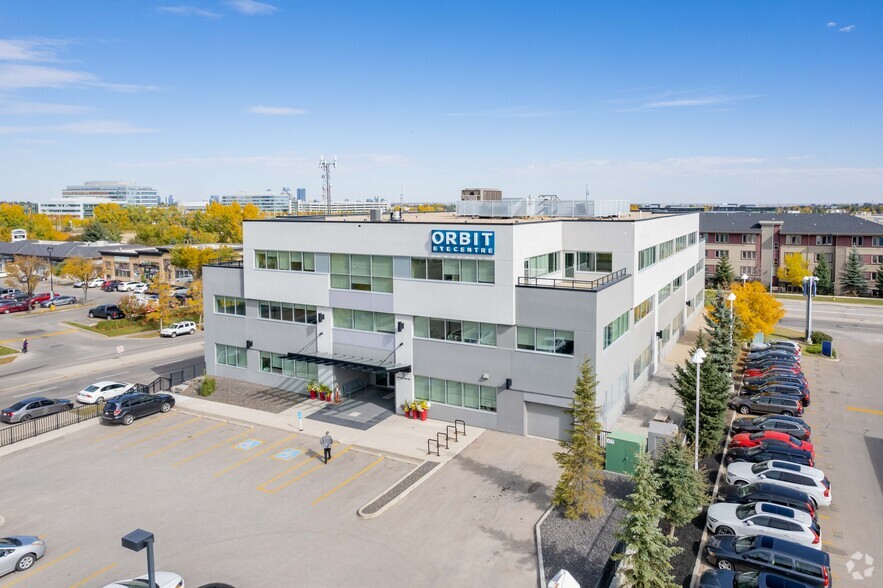 5 Richard Way SW, Calgary, AB à louer - Photo de l’immeuble – Image 2 sur 6