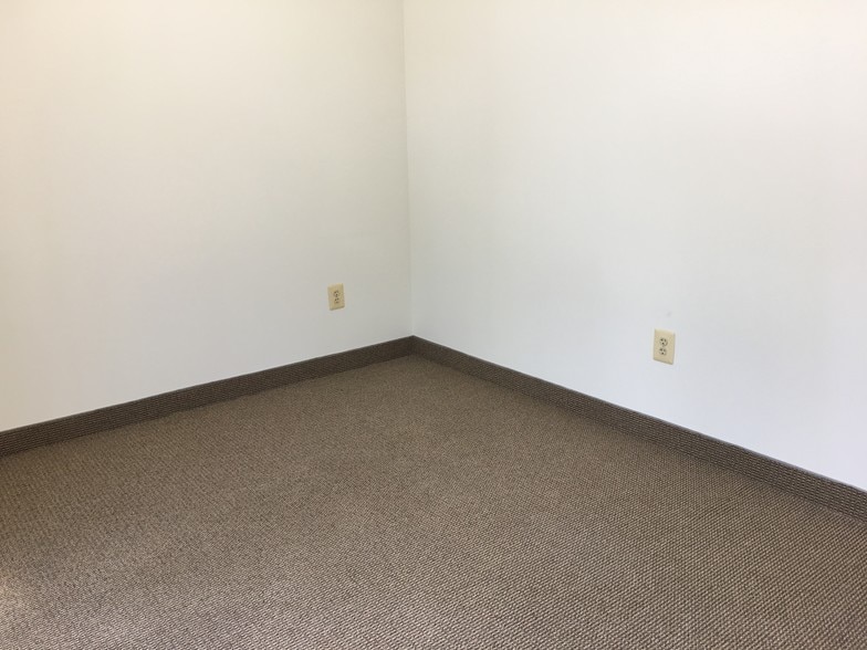 491 Amwell Rd, Hillsborough, NJ à louer - Photo intérieure – Image 2 sur 73