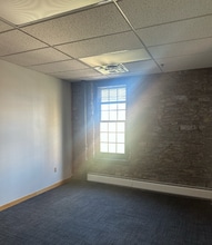250 Mill St, Rochester, NY à louer Photo intérieure– Image 2 sur 2