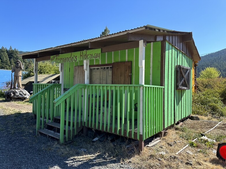 12972 Avenue of the Giants St, Myers Flat, CA à vendre - Photo de l’immeuble – Image 3 sur 3