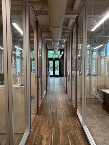 700 Baronne St, New Orleans, LA à louer - Photo intérieure – Image 3 sur 5