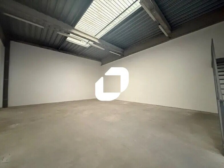 Local d’activités dans Chambly à louer - Photo intérieure – Image 2 sur 9