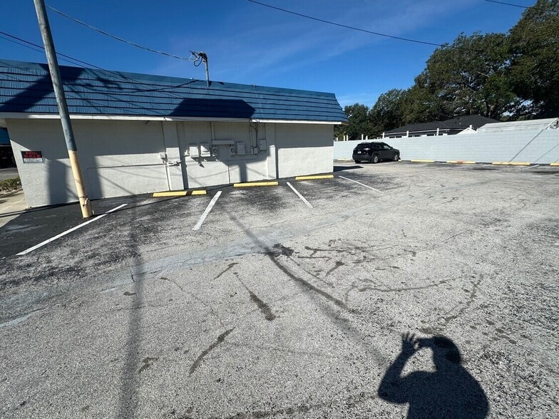 4333- 4323 W Bay to Bay Blvd portefeuille de 2 biens à vendre sur LoopNet.fr - Photo principale – Image 2 sur 2