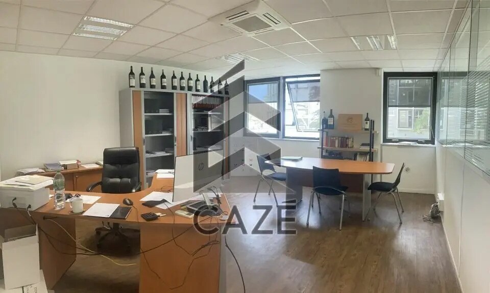 Bureau dans Bruges à louer - Photo de l’immeuble – Image 3 sur 6