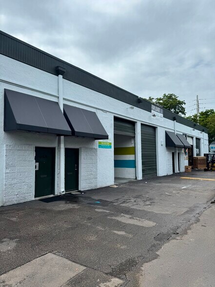 6405-6447 NW 82nd Ave, Miami, FL à louer - Photo de l’immeuble – Image 3 sur 10