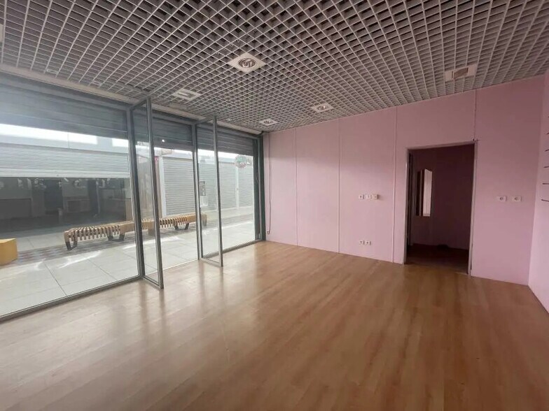 Local commercial dans Méru à louer - Photo de l’immeuble – Image 1 sur 6