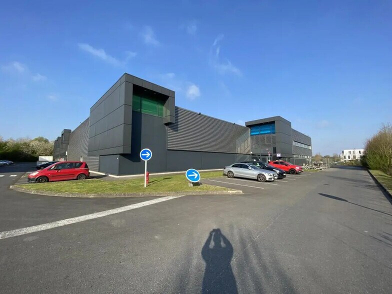 Bureau dans Lesquin à louer - Photo de l’immeuble – Image 2 sur 8