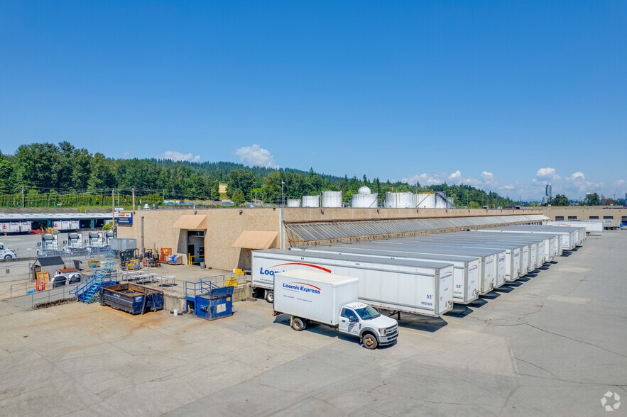 7867 Express St, Burnaby, BC à louer - Photo de l’immeuble – Image 3 sur 7