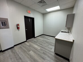 907 Chelsea St, El Paso, TX à louer Photo de l’immeuble– Image 1 sur 9