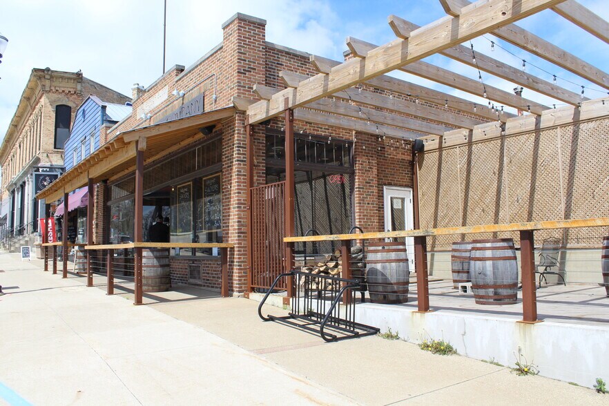 4574 Dowling St, Montague, MI à vendre - Photo de l’immeuble – Image 2 sur 20