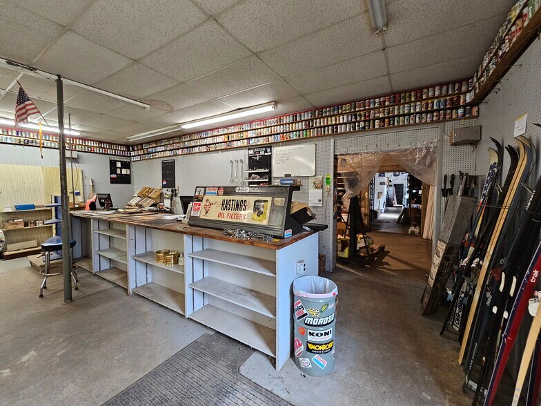 105 N Mable St, Pinconning, MI à vendre - Photo de l’immeuble – Image 2 sur 8