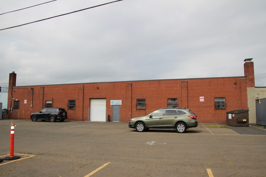 620 Ella T Grasso Blvd, New Haven, CT à vendre - Photo de l’immeuble – Image 3 sur 19