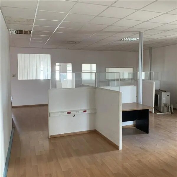 Plus de détails pour Bureau à vendre