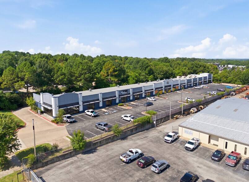 2733 Mcconnell Rd, Fayetteville, AR à louer - Photo de l’immeuble – Image 3 sur 8