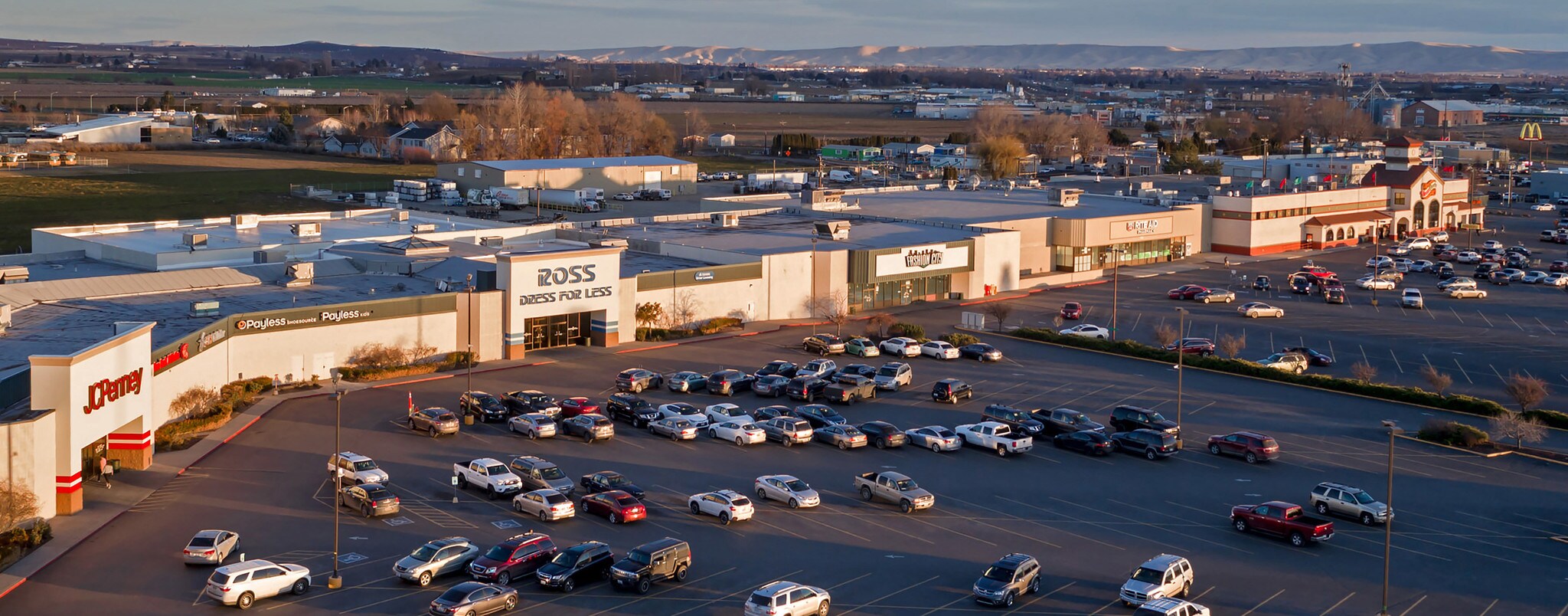 2010 Yakima Valley Hwy, Sunnyside, WA à louer Photo de l’immeuble– Image 1 sur 5