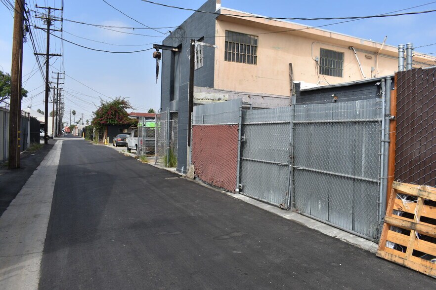 5318-5322 E Washington Blvd, Commerce, CA à louer - Photo de l’immeuble – Image 3 sur 10