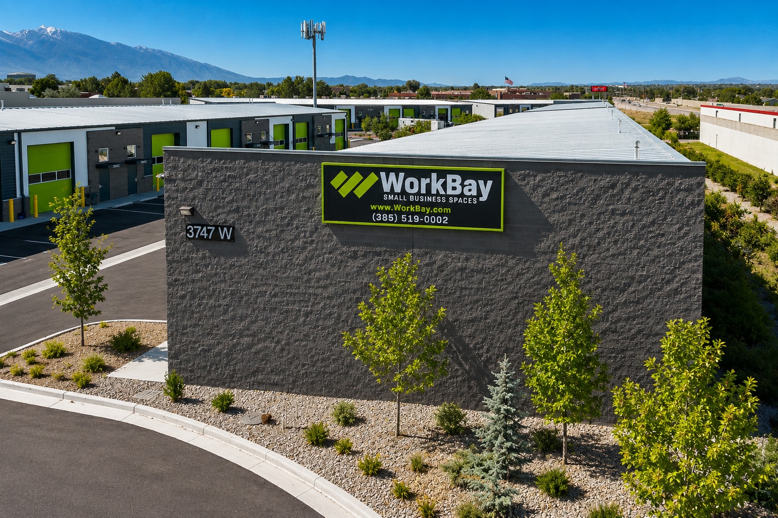 3747 W Parkway Blvd, West Valley City, UT à louer Photo de l’immeuble– Image 1 sur 10