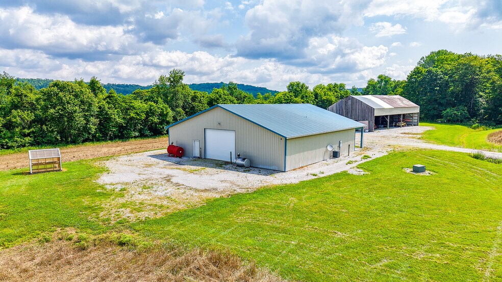 2845 Mary Ingles Hwy E, Augusta, KY à vendre - Photo principale – Image 2 sur 9