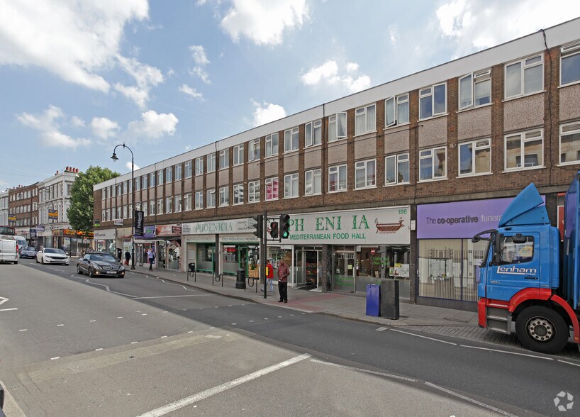182-200 Kentish Town Rd, Londres à louer - Photo de l’immeuble – Image 2 sur 3