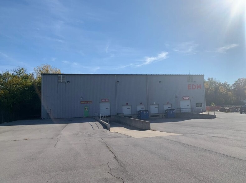 2205 Bremer Rd, Fort Wayne, IN à vendre - Photo de l’immeuble – Image 3 sur 14