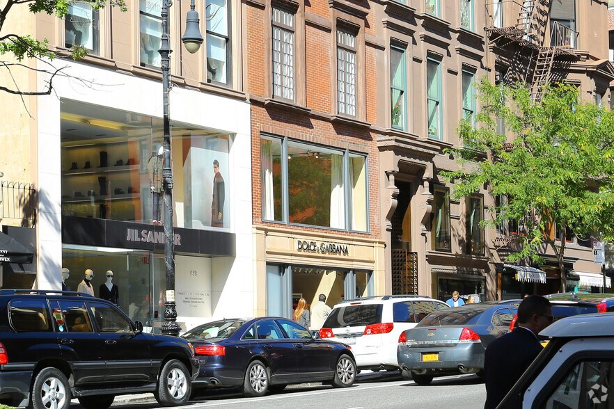 820 Madison Ave, New York, NY à louer - Photo de l’immeuble – Image 2 sur 2