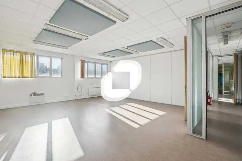 Bureau dans Noisy-le-Sec à louer - Photo de l’immeuble – Image 2 sur 14