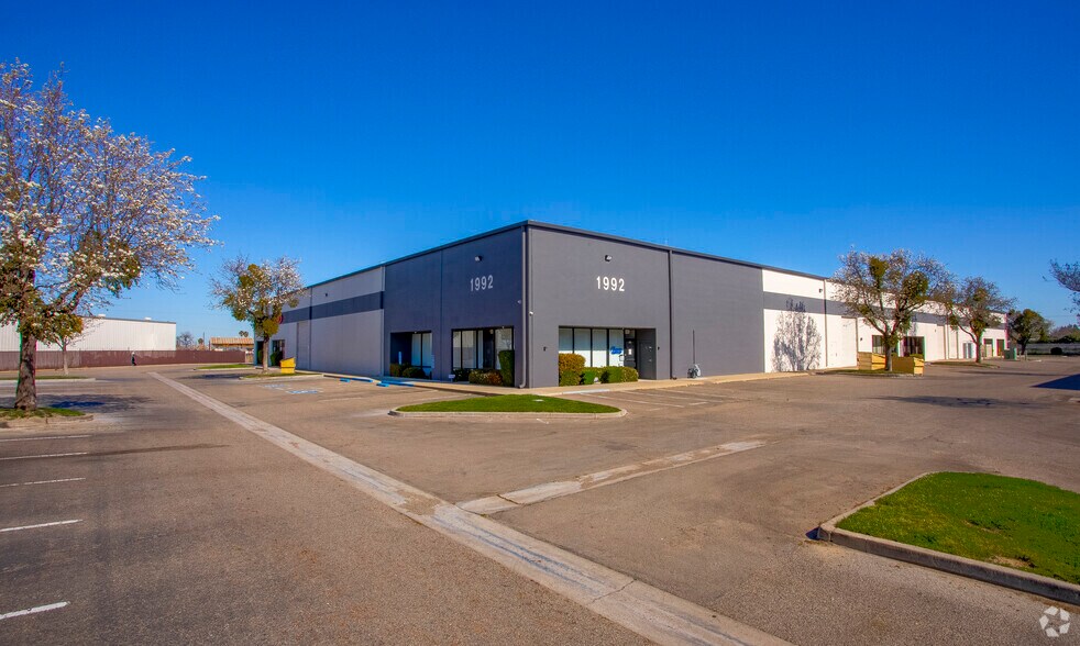 1992 Rockefeller Dr, Ceres, CA à vendre - Photo de l’immeuble – Image 2 sur 13
