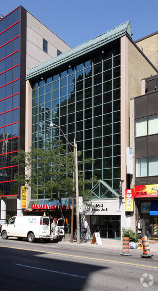 164 Eglinton Ave E, Toronto, ON à louer - Photo de l’immeuble – Image 2 sur 5