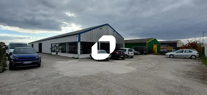 Local commercial dans Bréval à louer - Photo de l’immeuble – Image 1 sur 11