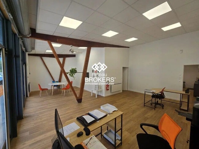 Plus de détails pour Local commercial à louer