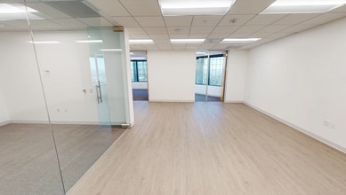 21700 Oxnard St, Woodland Hills, CA à louer Numérisation 3D Matterport– Image 1 sur 2