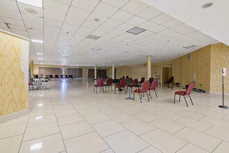 1707 Owen Dr, Fayetteville, NC à louer Photo intérieure– Image 1 sur 10