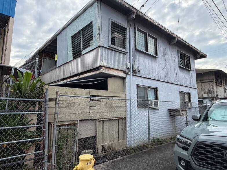 1649 Democrat St, Honolulu, HI à vendre - Photo de l’immeuble – Image 2 sur 3