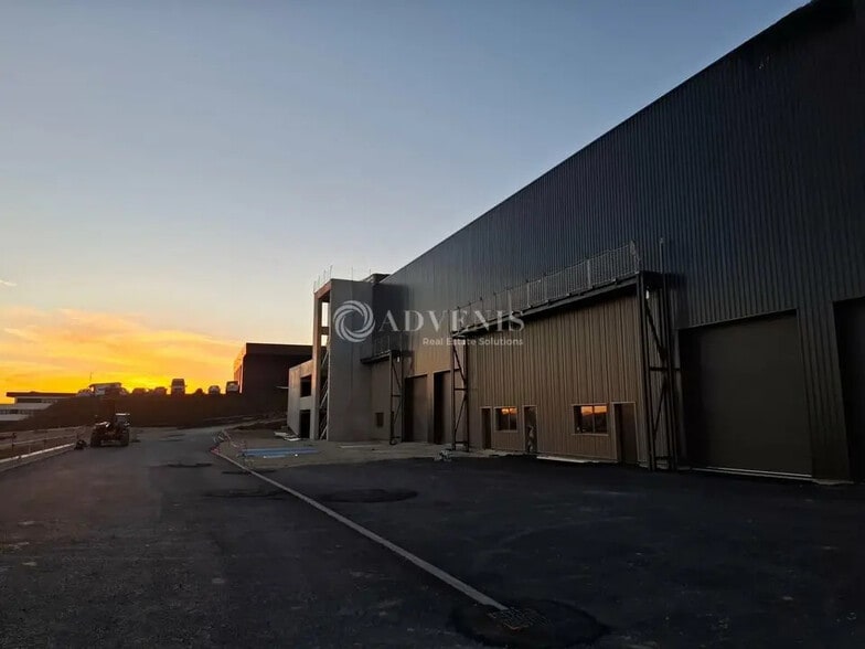 Local d'activités dans Ludres à vendre - Photo de l’immeuble – Image 3 sur 8