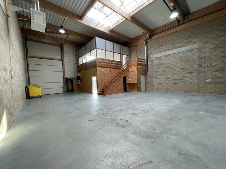 Industriel/Logistique dans Gellainville à louer - Photo de l’immeuble – Image 1 sur 19
