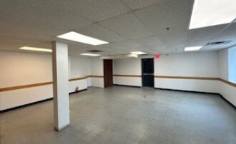 7701 W 95th St, Hickory Hills, IL à louer - Photo intérieure – Image 3 sur 7