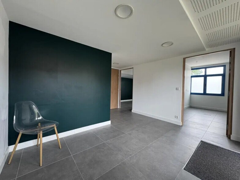 Local commercial dans Saint-Loubès à louer - Photo intérieure – Image 3 sur 12