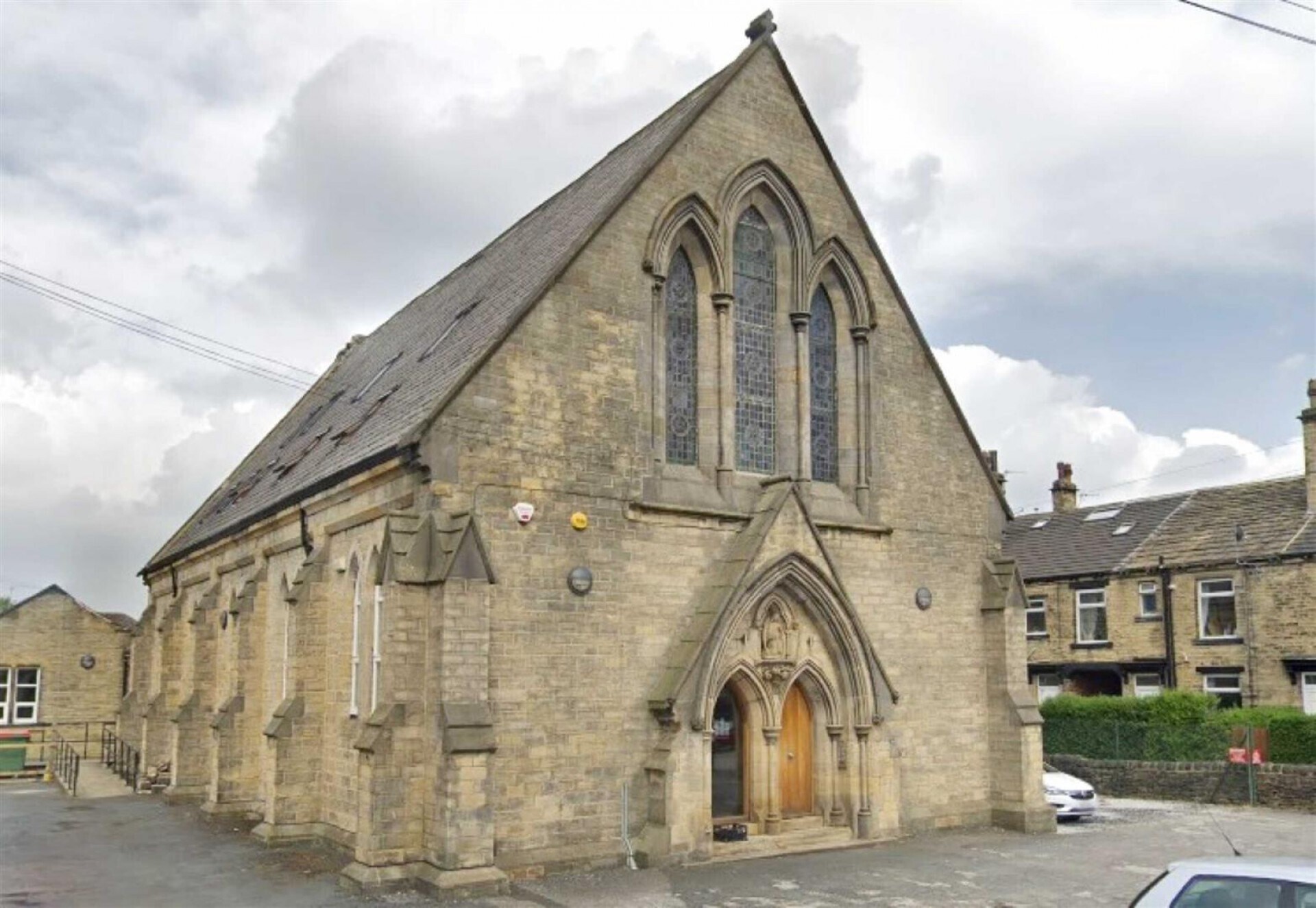 60 Bradford Rd, Pudsey à louer Photo de l’immeuble– Image 1 sur 2