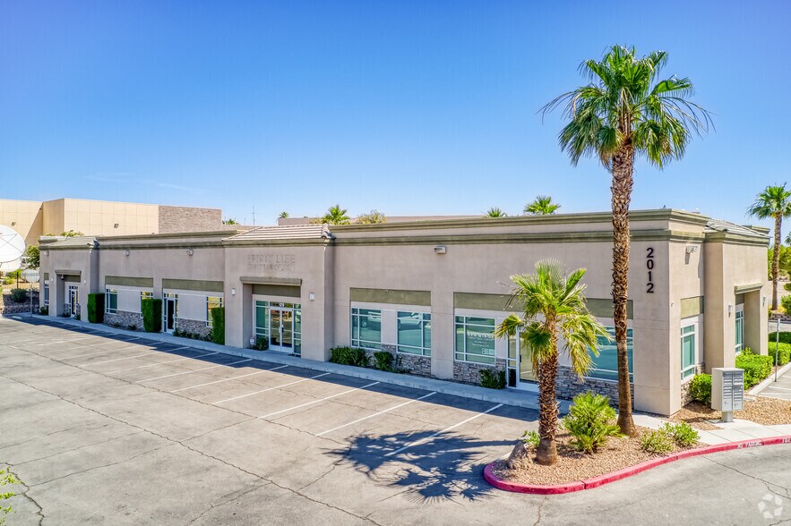 2012 W Sunset Rd, Henderson, NV à louer - Photo principale – Image 1 sur 10