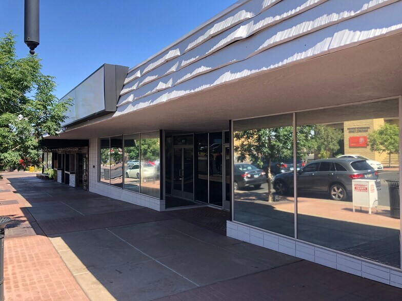 119 S Water St, Henderson, NV à louer - Photo de l’immeuble – Image 3 sur 14