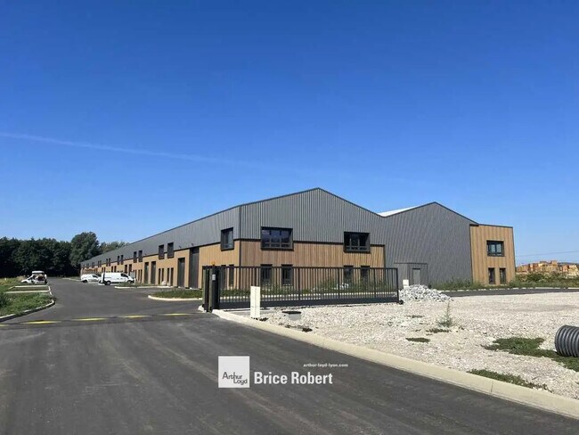 Plus de détails pour Bureau, Local d'activités à louer