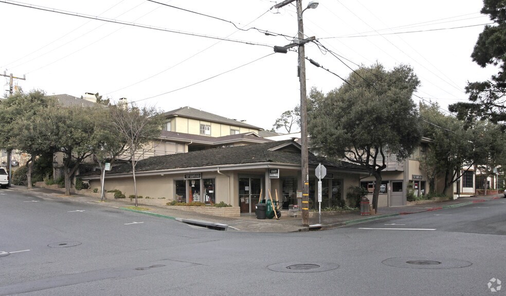 104 Mission St, Carmel, CA à louer - Photo de l’immeuble – Image 2 sur 4